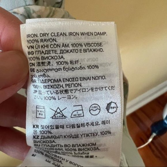 H&M Tie-sleeved Floral Print Casual Dress NWT Size 6 - Picture 9 of 9